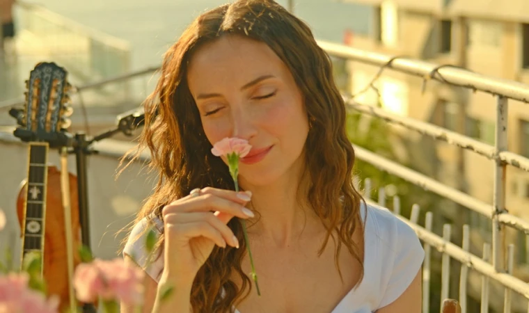 CEREN GÜNDOĞDU YENİ KLİP ŞURACIKTA