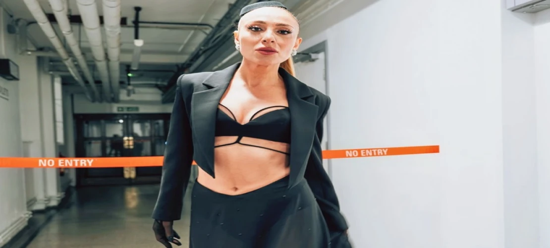 ZİYNET SALİ’DEN LONDRA’DA 25. YILA GÖRKEMLİ FİNAL