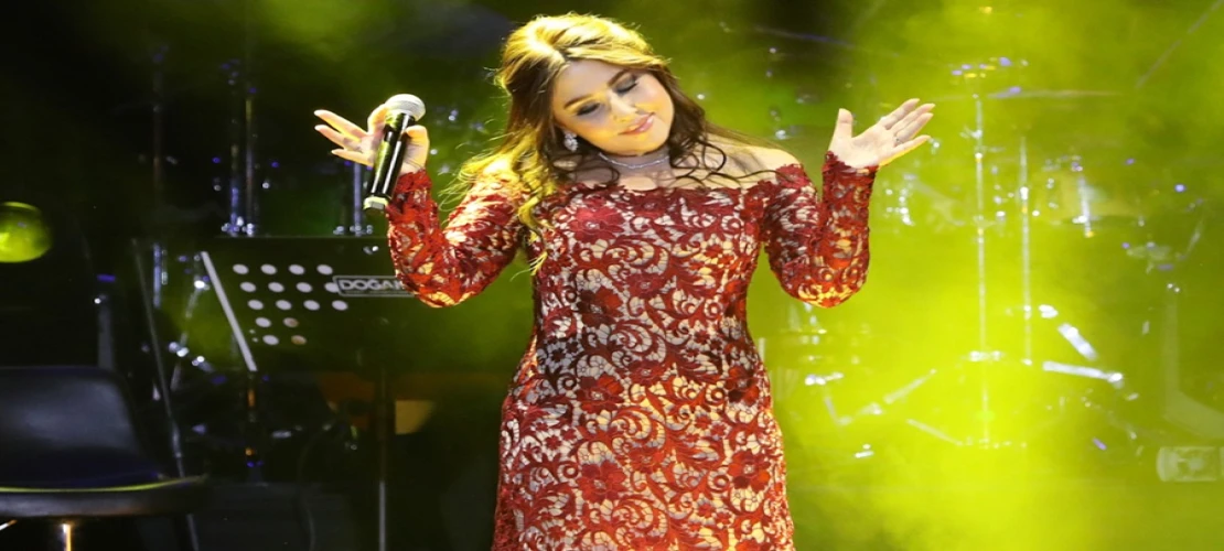 SAHNELERDE NİLÜFER FIRTINASI