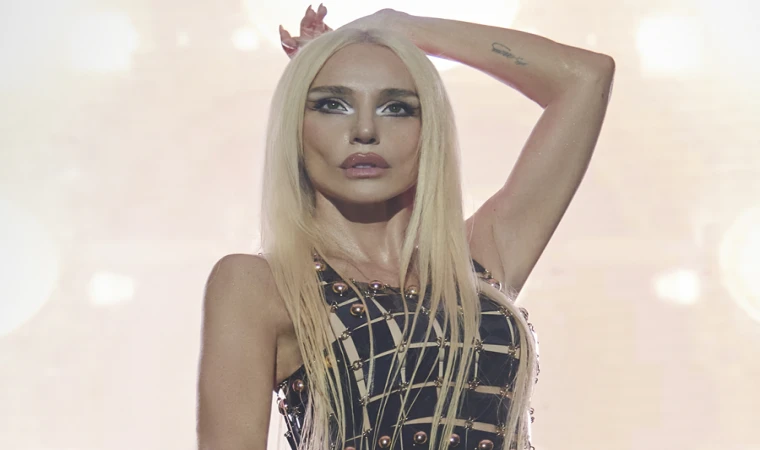 HARBİYE’DE YILDIZLAR GEÇİDİ