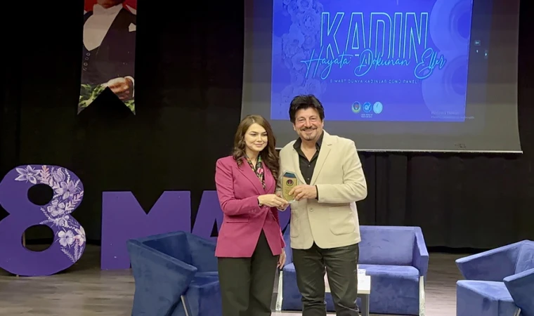 KADINLAR GÜNÜNE HALAYLI KUTLAMA