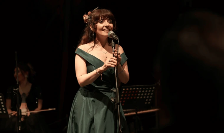 SANATSEVERLERLE BULUŞTU