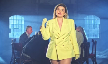 BEGÜM POLAT MASAYI DAĞITTI