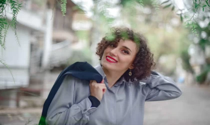 SEVDA DENİZ KARALİ’DEN BEKLEYİŞ ÜÇLEMESİ