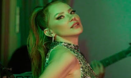 MEYRA UZUN BİR ARADAN SONRA TEKRAR SAHNEDE