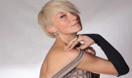 YAPRAK AKBAŞ ‘DAN HEM HÜZÜN HEM EĞLENCE