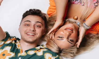 YAZ AYLARININ VAZGEÇİLMEZ ŞARKISI 'YAZ GÜNÜM' ŞİMDİ YAYINDA