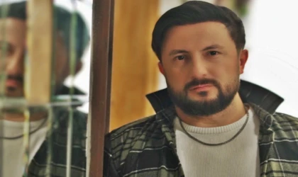 AĞLIYORSUN DEĞİL Mİ