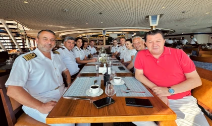 VEDAT UĞURLU'NUN YÜZEN TATİL CENNETİ