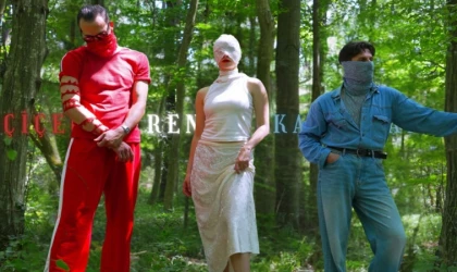 PLAJ'IN SON TEKLİSİ "ÇİÇEĞİN RENGİNE KARIŞMAK