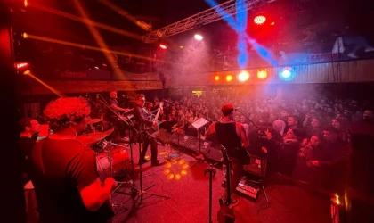 AYNA'DAN HATAY'DA EFSANEVİ KONSER