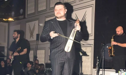 EKİN UZUNLAR 'SEKİZ KİLO VERDİM'