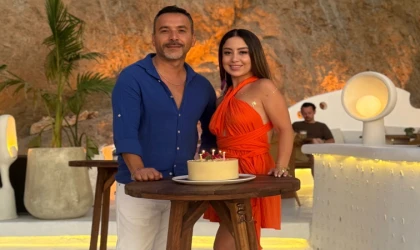 YÜZÜĞÜ GÖREN “GİZLİCE EVLENDİ Mİ?” DİYE SORDU