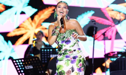 GÜLBEN ERGEN’DEN BOZALAN İNCİR FESTİVALİ’NDE MUHTEŞEM KONSER