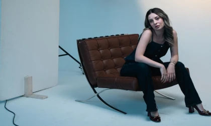 İDİL ATEŞ, YENİ ŞARKISI “HARİTA” İLE MÜZİKSEVERLERLE BULUŞTU