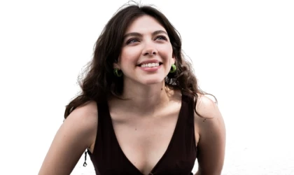 WHAT’S UP ŞARKISINI YENİDEN YORUMLADI