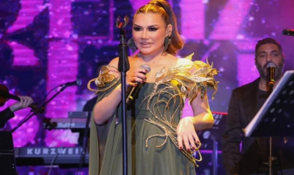 DENİZ SEKİ 2026’YA SAHNEDE GİRDİ