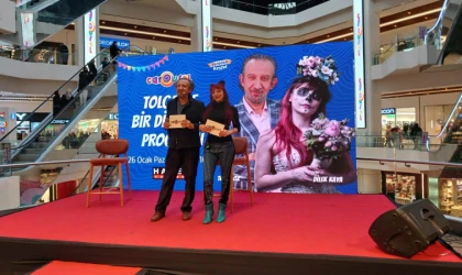 ÜNLÜ İSİMLER ÖĞRENCİLERLE BULUŞTU