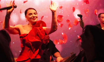 DUBAİ’DE, MASALSI BİR GECEDE MÜZİK ZİYAFETİ