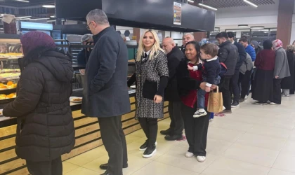 MERVE MERMER VE ASLAN BEBEK'DEN İFTAR YEMEĞİ