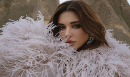 HAKSIZLIĞA SUSMAM, SEVGİMİ PAYLAŞMAKTAN UTANMAM