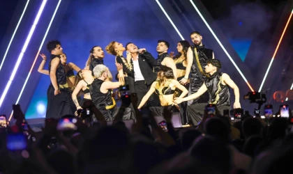 SAHNEDE SÜRPRİZ DÜET