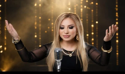 AYAĞINDA KUNDURA İLE GELDİ